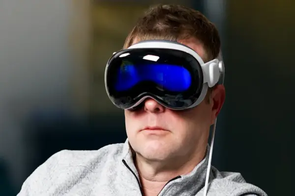 Apple Vision Pro cuối cùng cũng bắt kịp Meta Quest với các trận đấu NBA trực tiếp